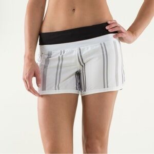 Lululemon Women Sz 8 Groovy Run Nimbus White Gray Striped Lined Shorts